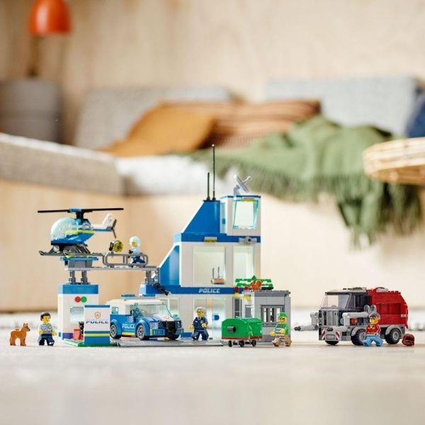 Lego City 60316: Police Station