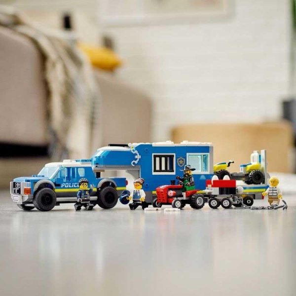 Lego City 60315: Police Mobile Command Truck