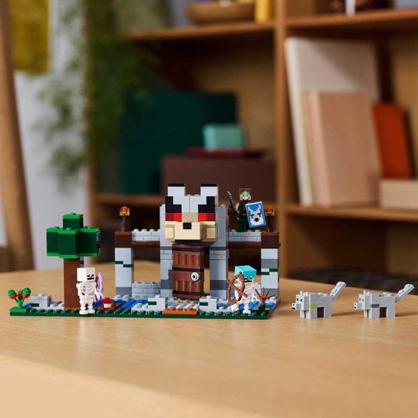 Lego Minecraft 21261: The Wolf Stronghold