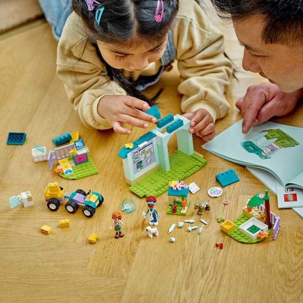 Lego Friends 42632: Farm Animal Vet Clinic