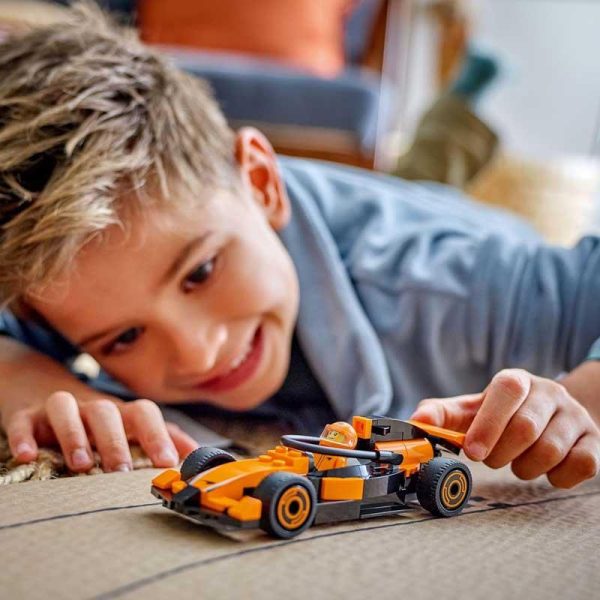 Lego City 60442: Οδηγός F1® Με Αγωνιστικό Αυτοκίνητο Mclaren